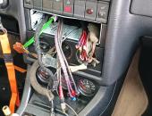 Audi 80 Cabrio, subwoofer Eton, reproduktory Emphaser, zesilovače Axton 0105