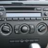 BMW-1-interier-s-OEM-autoradie-a-manualni-klimatizaci