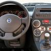 Fiat-Panda-II-interier-s-OEM-autoradiem