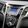 Hyundai-i30-II-12-interier-s-OEM-autoradiem