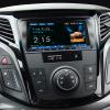 Ramecek-2DIN-autoradia-Hyundai-i40-instalovany-v-automobilu