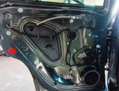Seat Ateca, instalace reproduktorů, tlumení dveří, odhlučnění kufru02