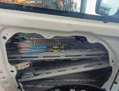 SsangYong Korando, výměna repro, tlumení dveří 03